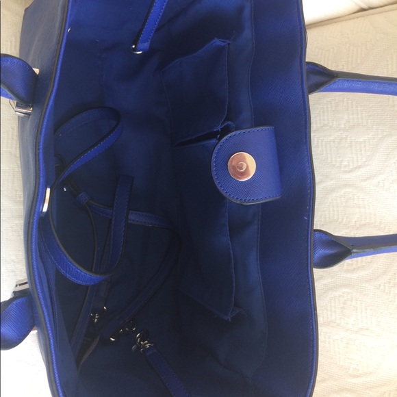 Blue Banana Republic purse - Picture 3 of 12